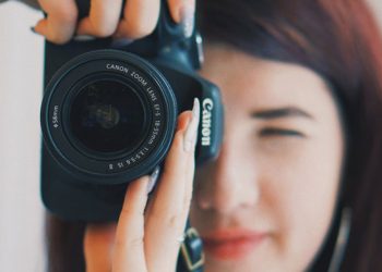 Máy ảnh Canon là thiết bị công nghệ chụp ảnh phổ biến nhất hiện nay