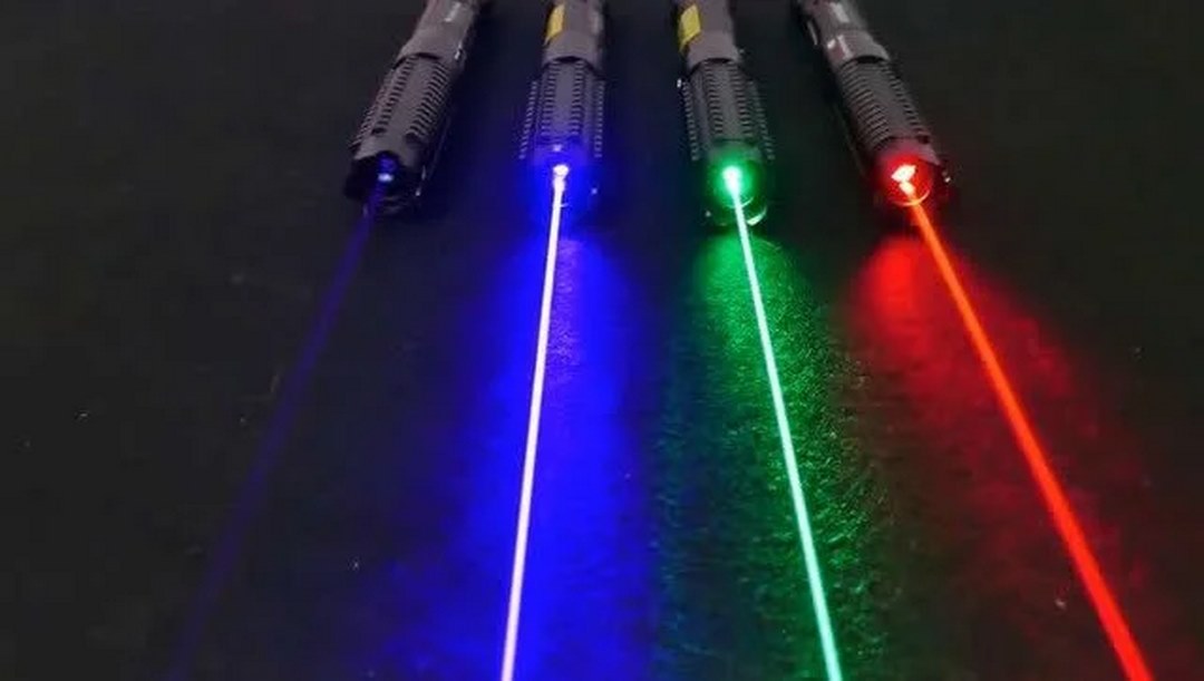 Tính đến thời điểm hiện tại thì có 3 loại tia laser khác nhau