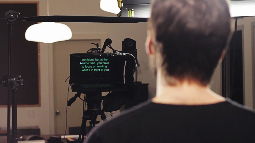 Thủ thuật nhìn Teleprompter khi lên sóng 